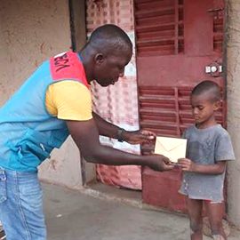 부르키나파소 결연아동 물품전달