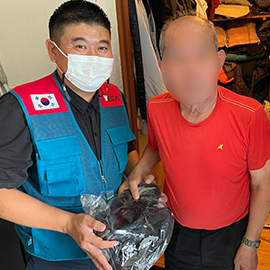 브룩스 X 세계교육문화원 쪽방촌 사랑의 신발 전달