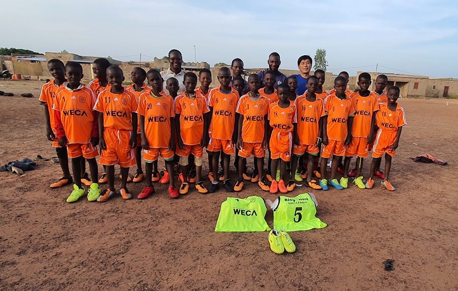 Supplies provided to soccer classes in Burkina Faso