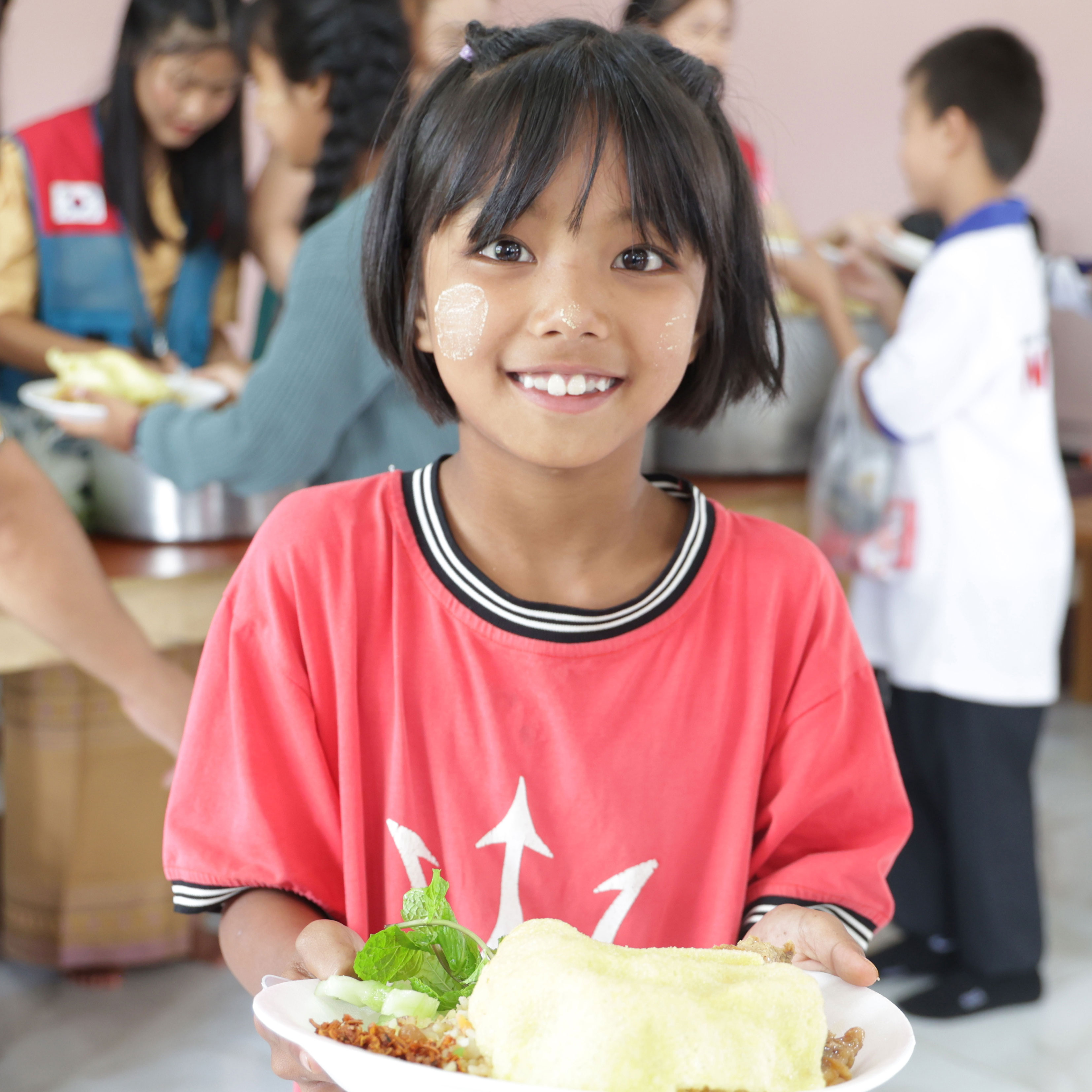 Free meals at Mae Taung Yua language school in Shan State, Myanmar