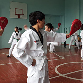 Kyrgyzstan Taekwondo class for the hearing impaired