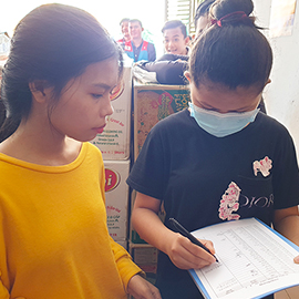 Delivery of goods to Cambodian sponsored children_3